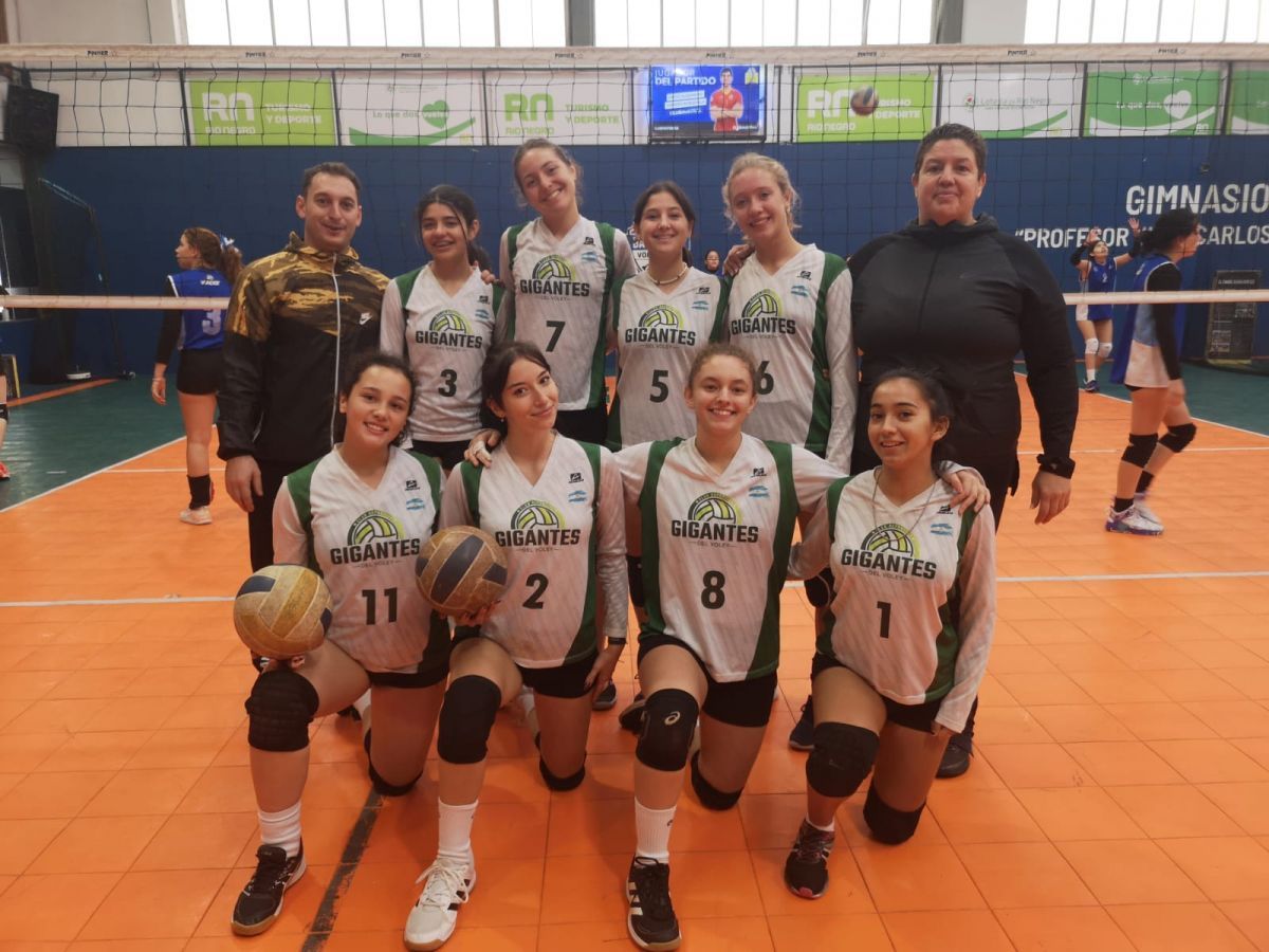 Se disputó una atractiva doble fecha de la Liga de Menores del vóley local