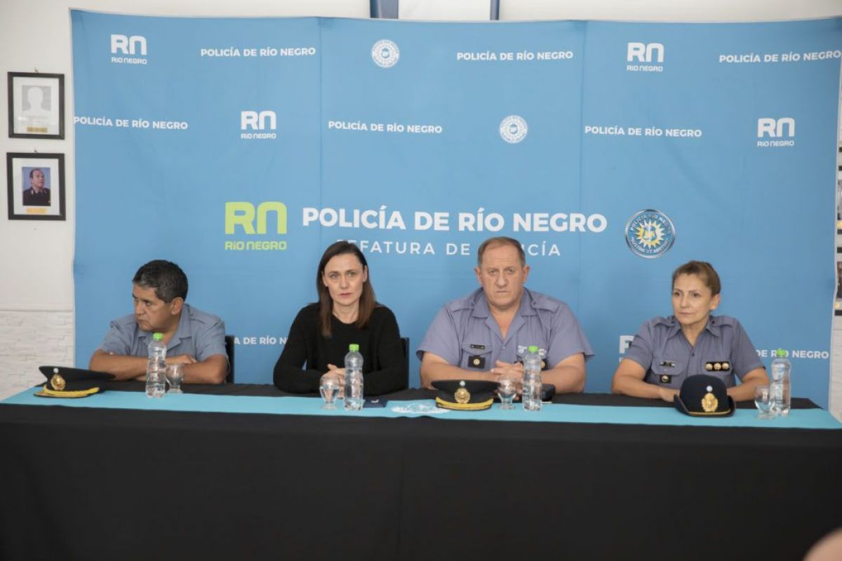 Se realizó la entrega efectiva de 6 vehículos para unidades especiales de la Policía de Río Negro