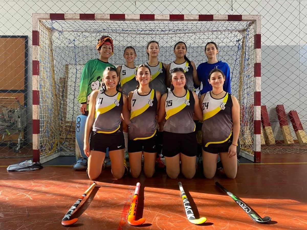 Comenzó el Argentino de clubes damas B de hockey pista en Dina Huapi
