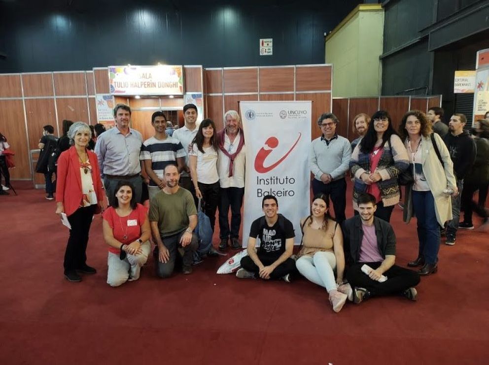 El Balseiro también participa en el stand de la CNEA en la Feria del Libro