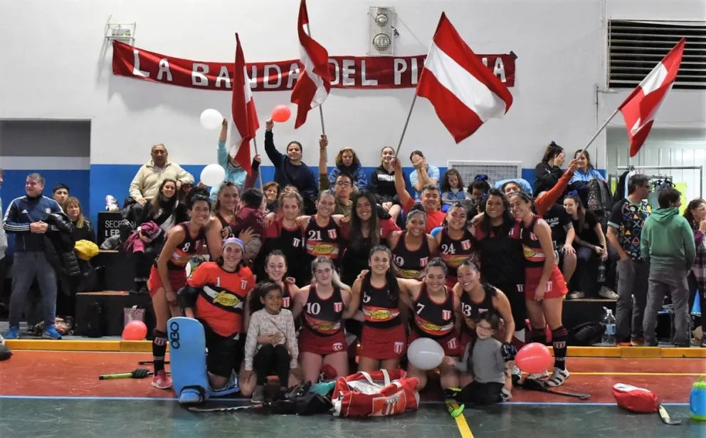 Este sábado se juegan las semifinales del Nacional de hockey pista en Dina Huapi