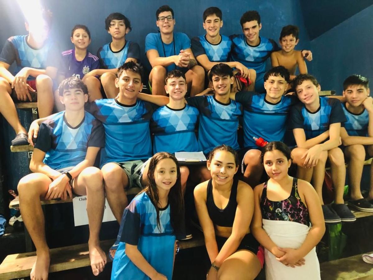 Nutrida delegación de Piletas del Nahuel participó en un torneo patagónico de natación