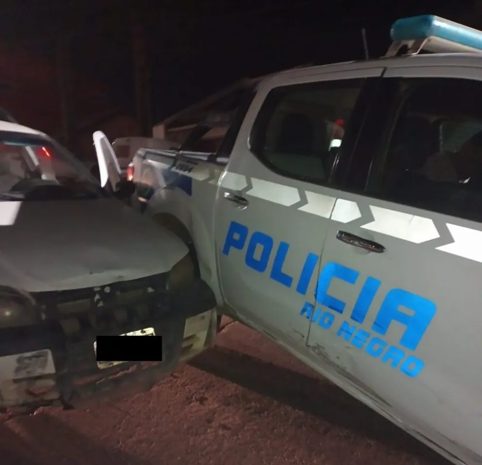 Otro conductor ebrio chocó contra un patrullero que intentaba detenerlo