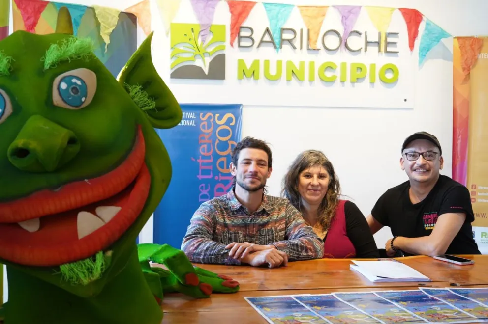 Comienza el Teatro de Títeres Andariegos con la alegría del Desfile de Gigantes