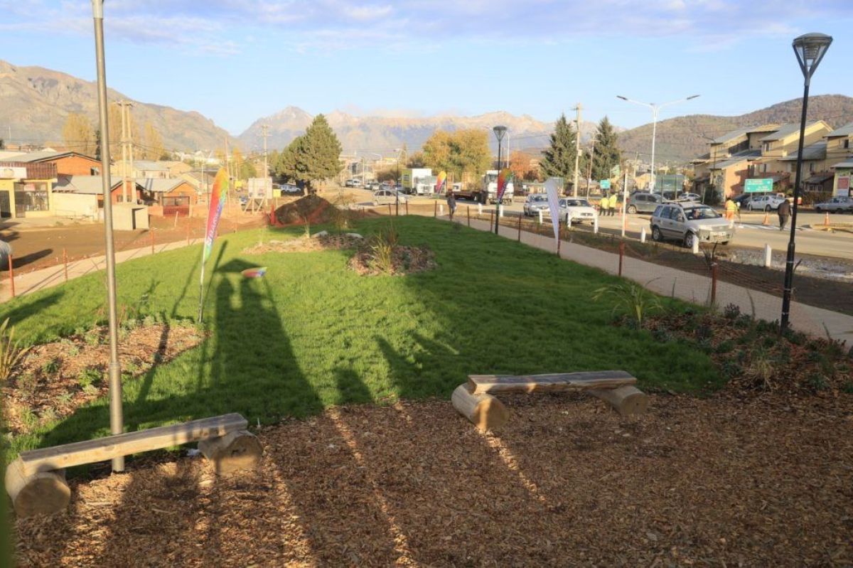Se inauguró una nueva plaza en Mange y Sobral