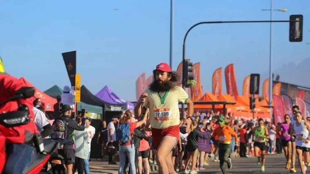 "Forrest Gump chileno" brilló en la Maratón de Santiago