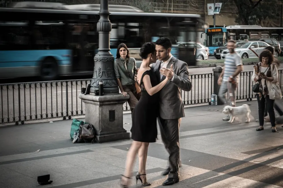 Qué lugares poco conocidos debés visitar y cómo encontrar los pasajes a Buenos Aires más baratos
