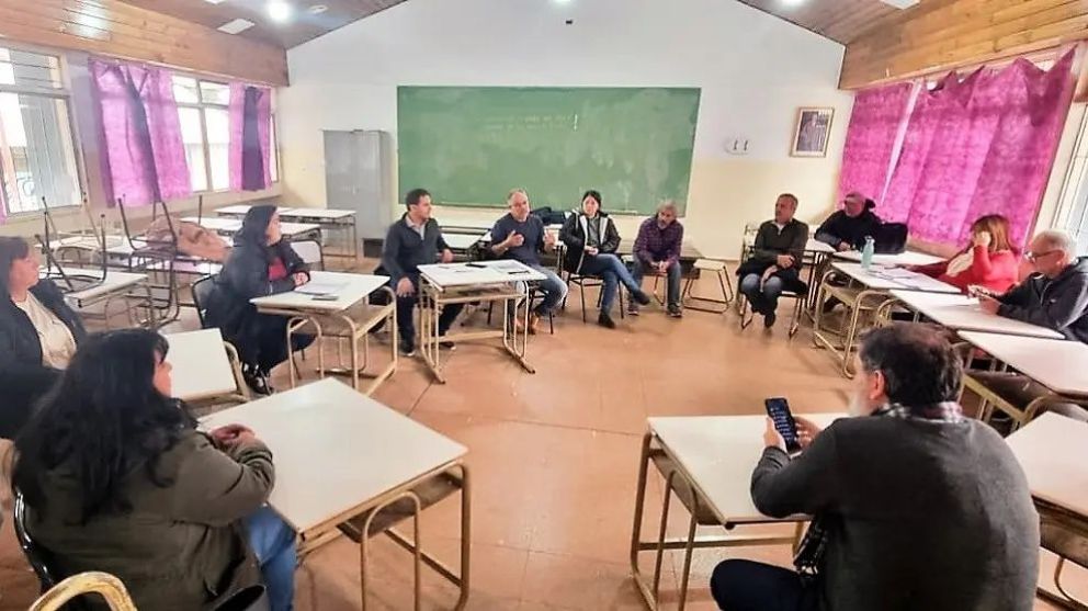 Se reunieron para repasar demandas de Escuela Técnica de Bariloche