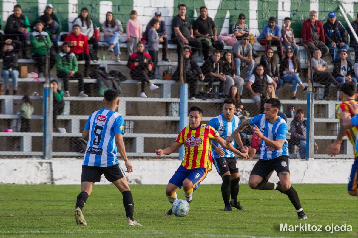 Se definen las semifinales de Primera “A” y se juega la final de la “B” en el fútbol local