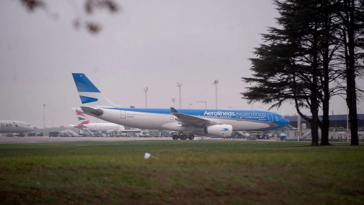 Amenaza de bomba en Ezeiza: terminó el operativo y el avión de Aerolíneas despega a las 15