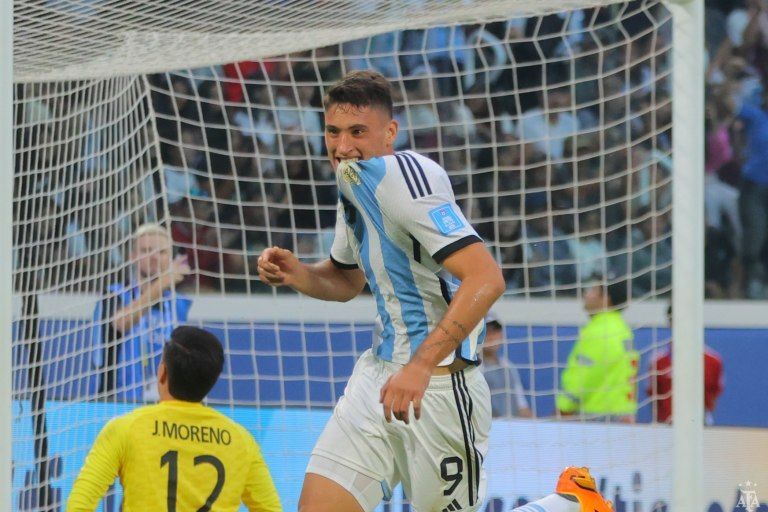 Argentina superó a Guatemala y se clasificó a octavos de final