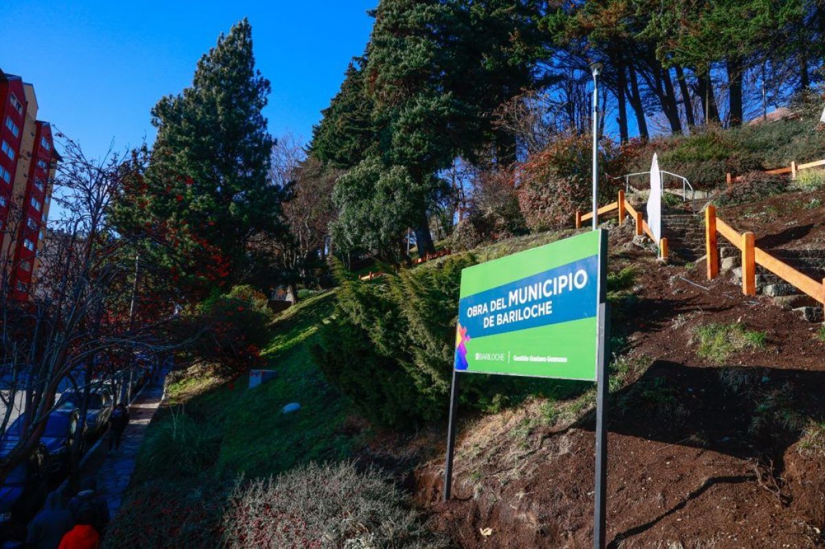 Se inauguró el renovado Paseo de la Colectividades
