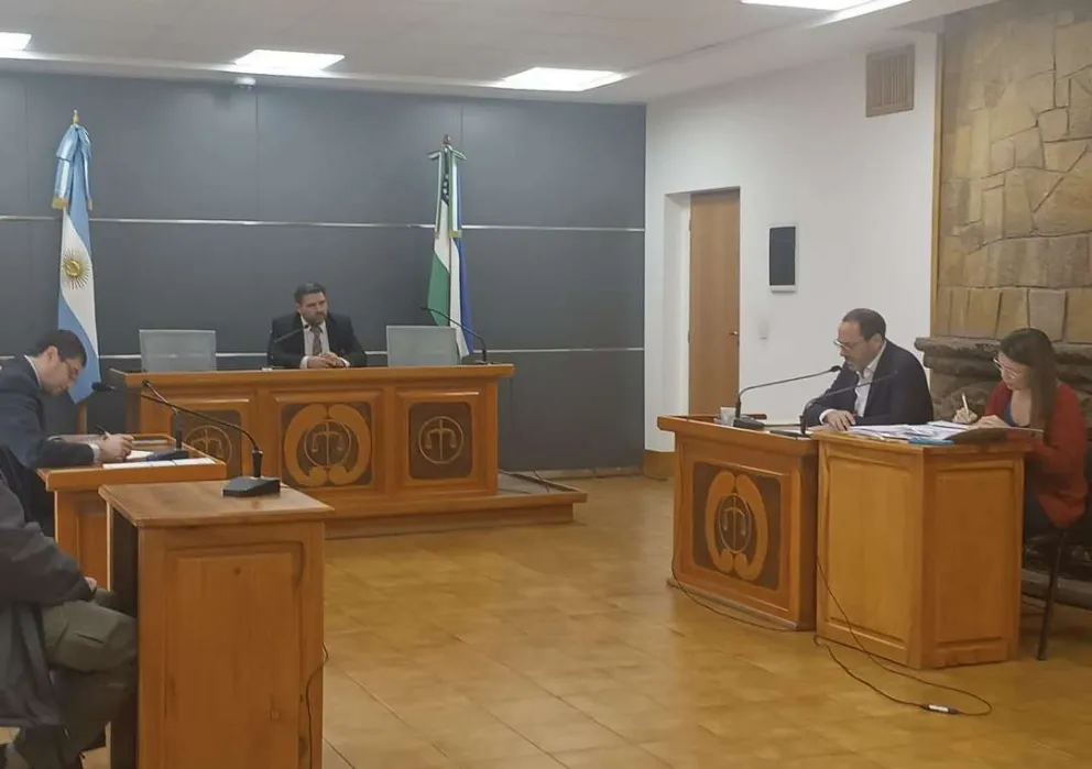 Imputaron a un hombre de Bariloche por tenencia y distribución de imágenes de abuso sexual infantil