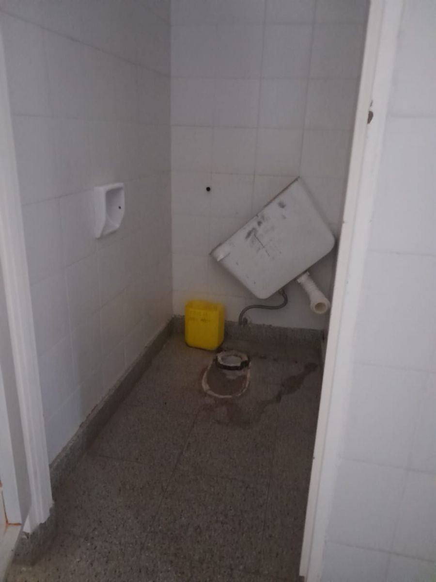 Realizaron una sentada en la ESRN 36 por robos, hechos vandálicos y reclamos edilicios
