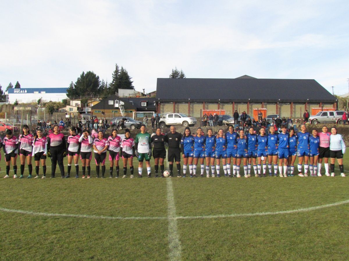 En los penales El Team gritó campeón en el fútbol femenino local
