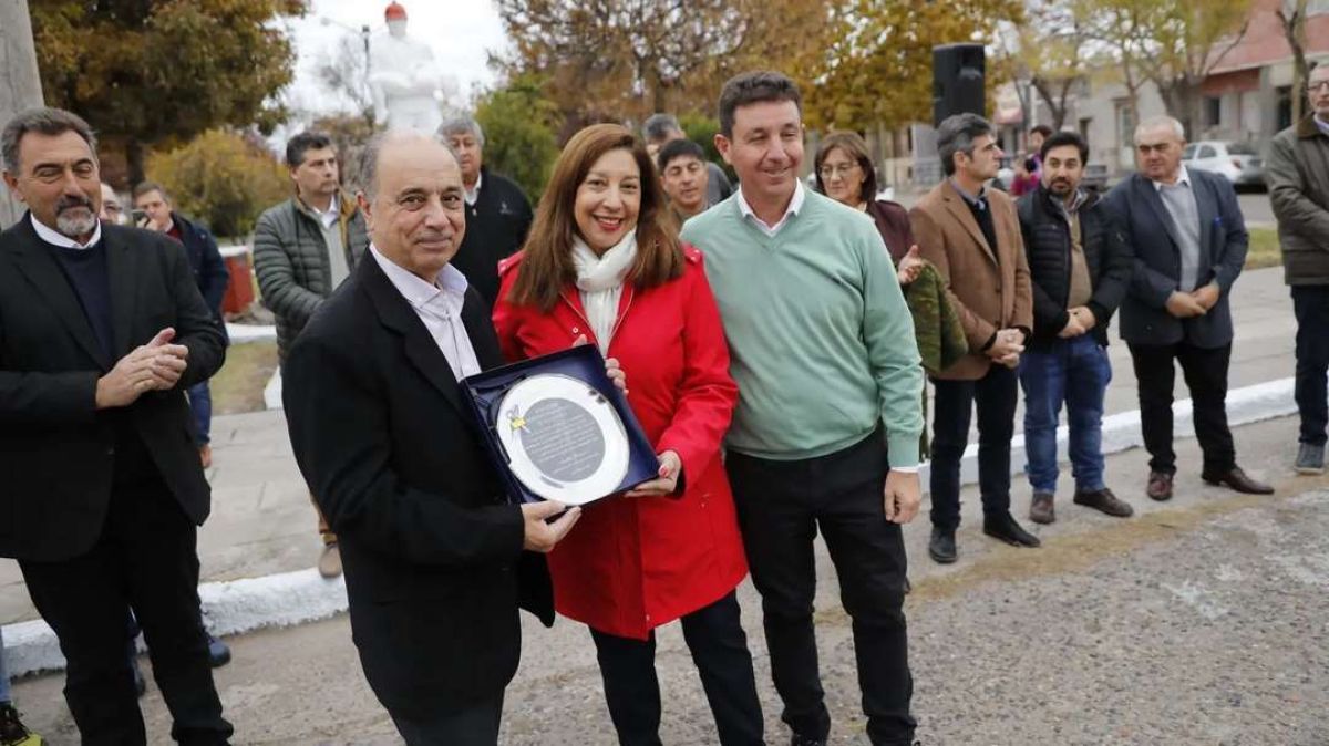 Carreras destacó el compromiso del bombero voluntario en su día