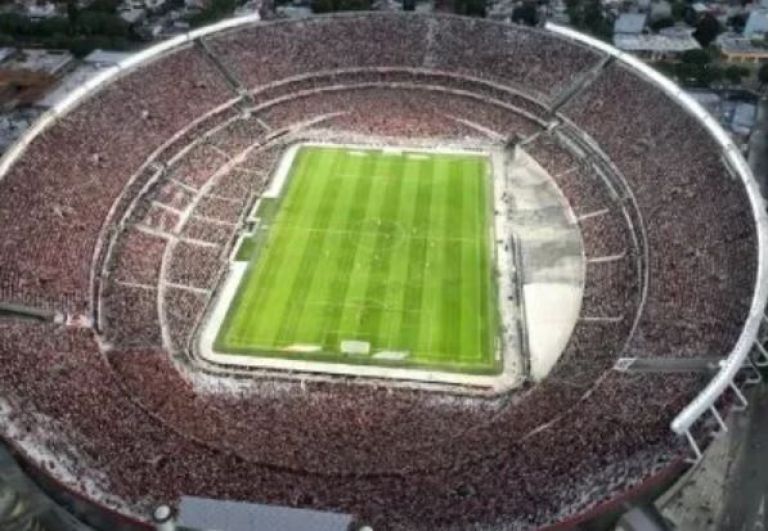 Se suspendió el partido de River-Defensa por la muerte de un hincha