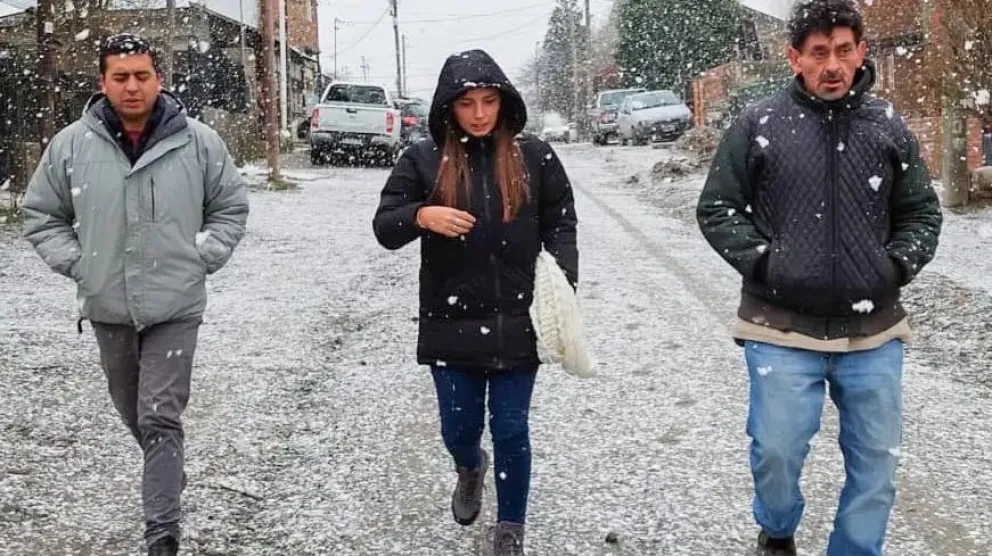 La Provincia acompaña a vecinos afectados por la nieve