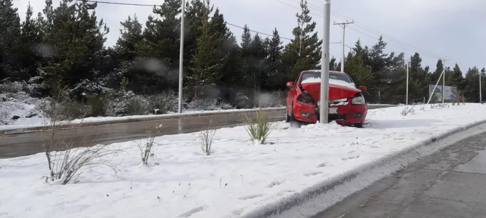 Choques, despistes y demoras: lo que dejó la primera nevada del año