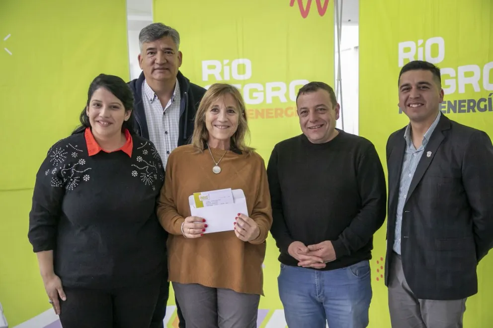Entregaron títulos de propiedad, personería jurídica y aportes